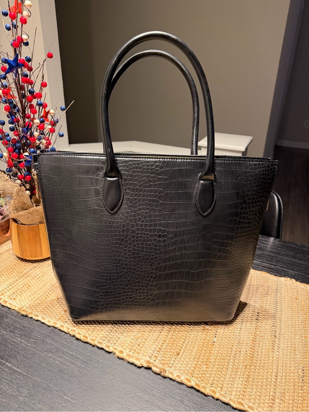 🇺🇸🎉H&M Black Croc-Embossed Tote Bag